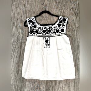 Nativa Mexican Peasant Top White with Black Embroidery Size Small